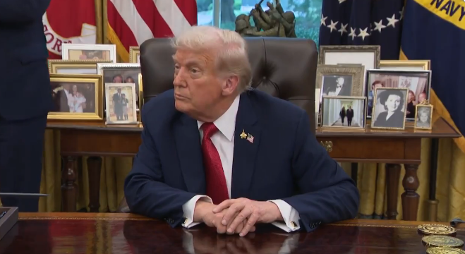 Трамп анонсував указ про перейменування ШІ на "суперінтелект" Трамп анонсував указ про перейменування ШІ на "суперінтелект"